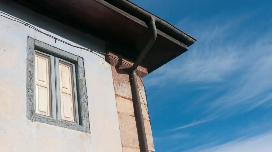 Signs Your Home Needs Seamless Gutter Replacement in Pflugerville, TX